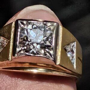 14kt Gold Mans 1 Carat and 2 Quarter Carats Diamond Ring